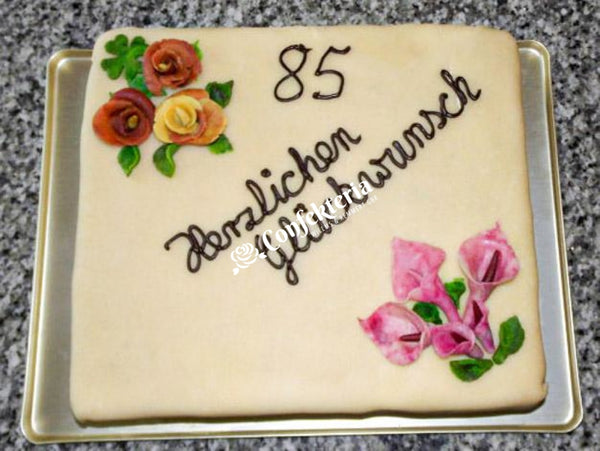 Walnuss-Buttercreme Trifft Auf Frucht Torte